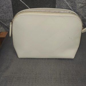 - Burberry makeup pouch - Beige